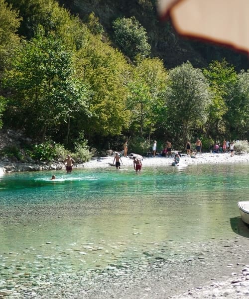 Besuche den Shala River während deinem Roadtrip durch Albanien
