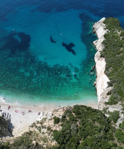 Die schönsten Strände in Himare die du mit einem Roadtrip durch Albanien entdecken kannst