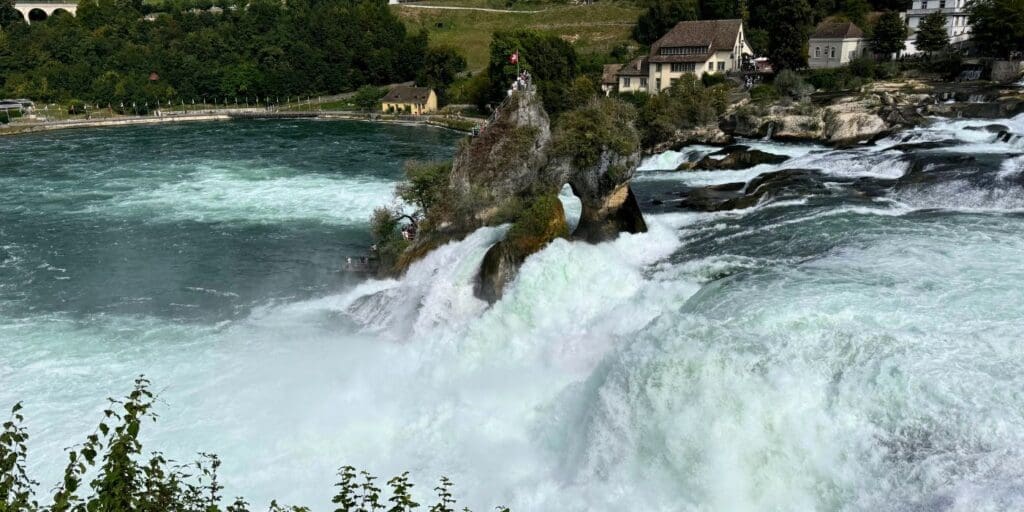 Aussicht vom Schloss Laufen auf den Rheinfall